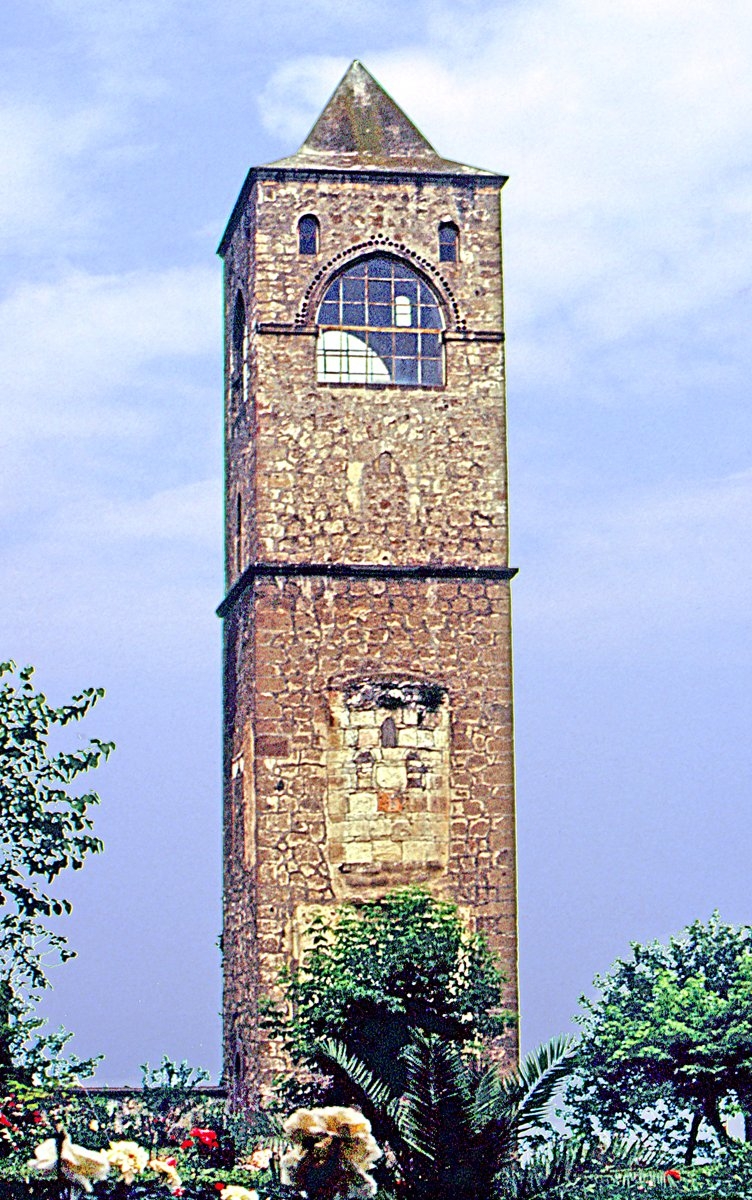 Trabzon Ayasofya Camii’nin cami olduğu sıralarda minare olarak kullanılan çan kulesi