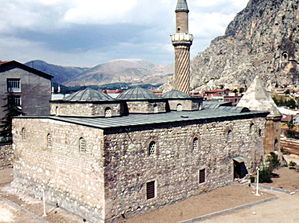 Burmalı Minare Camii – Amasya
