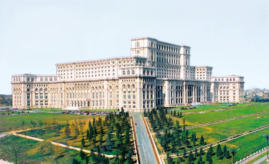 Romanya Parlamento Sarayı – Bükreş (Eski başkan Çavuşesku’nun sarayı)