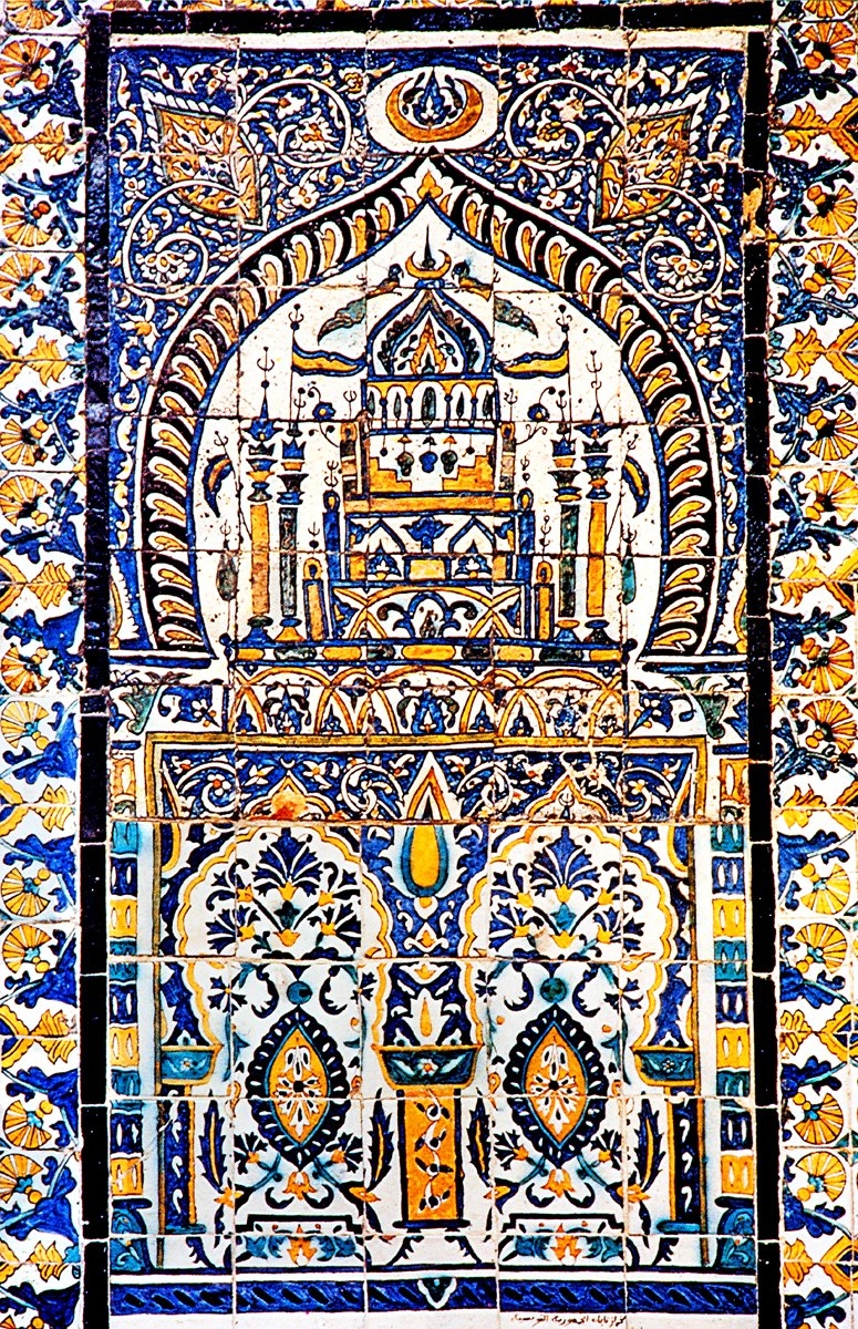 Gürcü Camii’nin çini panolarından biri