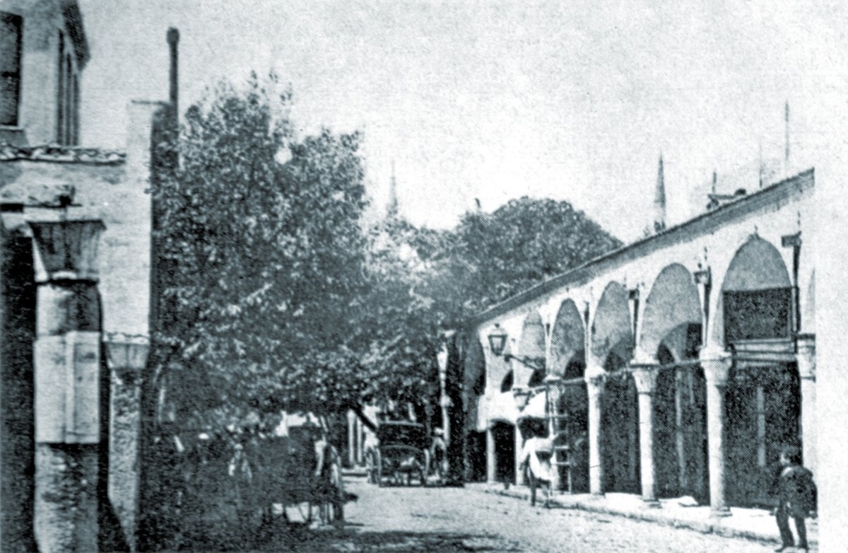 Direklerarası’nın yıkılmadan önceçekilmiş bir fotoğrafı (Semavi Eyice arşivi)