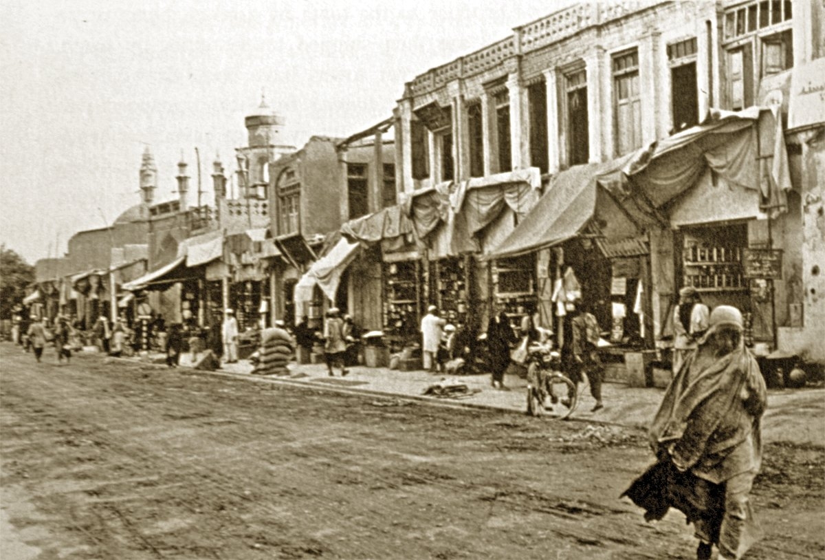 Kandehar’da bir alışveriş merkezi