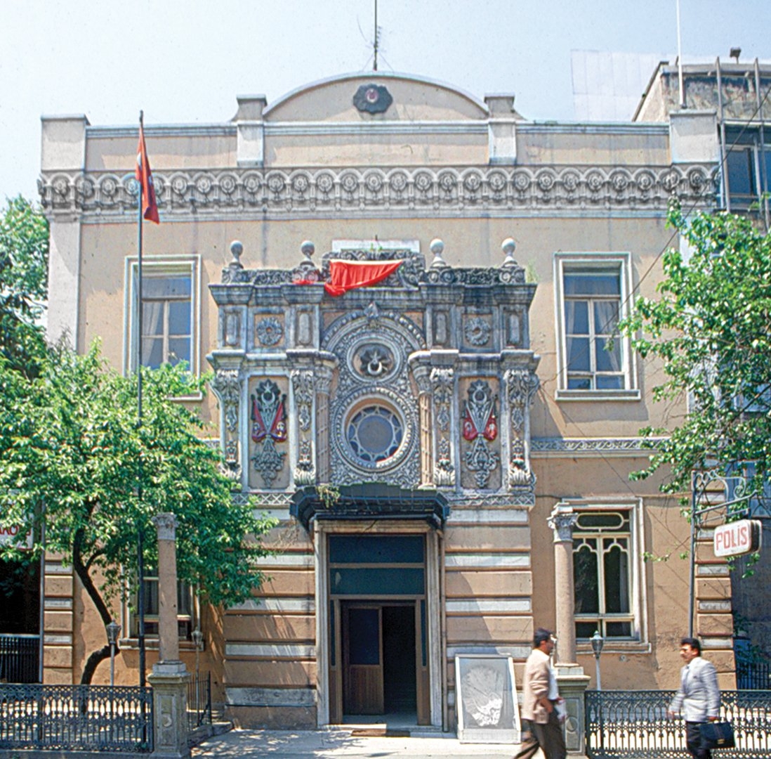 Galata’daki “Süslü Karakol” olarak bilinen yapı