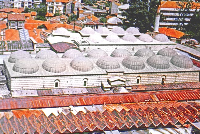 İlk Osmanlı bedestenlerinden biri olan XIV. yüzyıl sonuna ait Bursa’daki Yıldırım Bedesteni