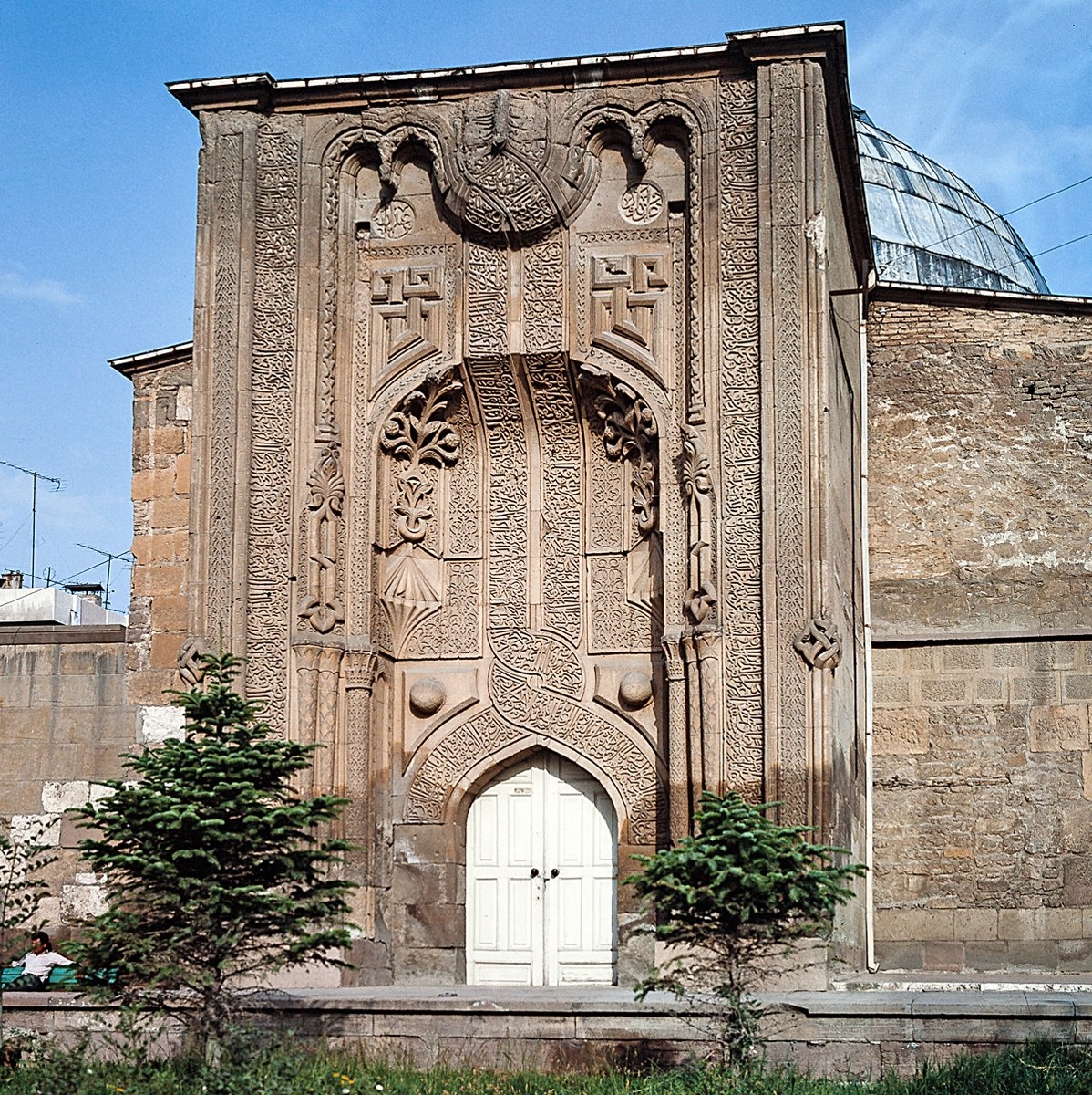 İnce Minareli Medrese’nin taçkapısı – Konya