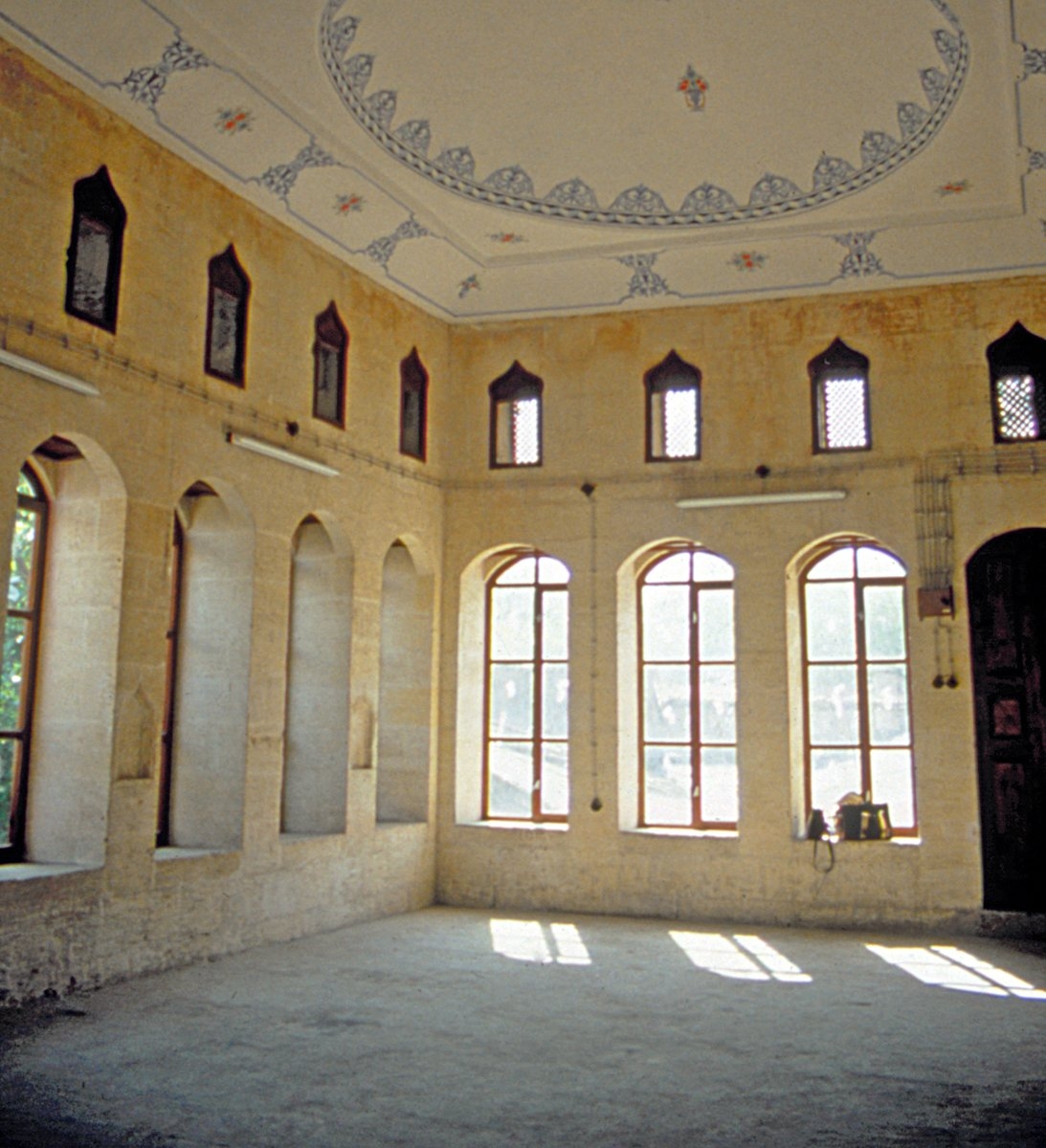 Gaziantep Mevlevîhânesi selâmlığının içinden bir görünüş