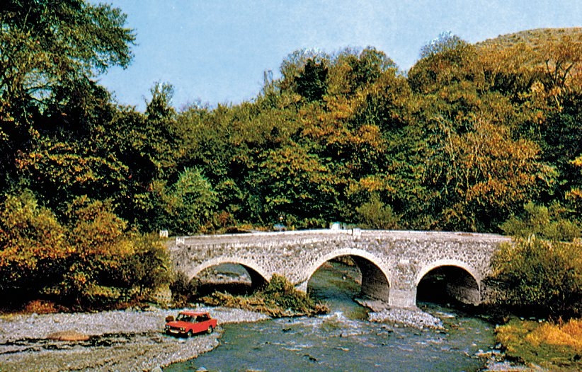 Gence’de bir taş köprü – Azerbaycan