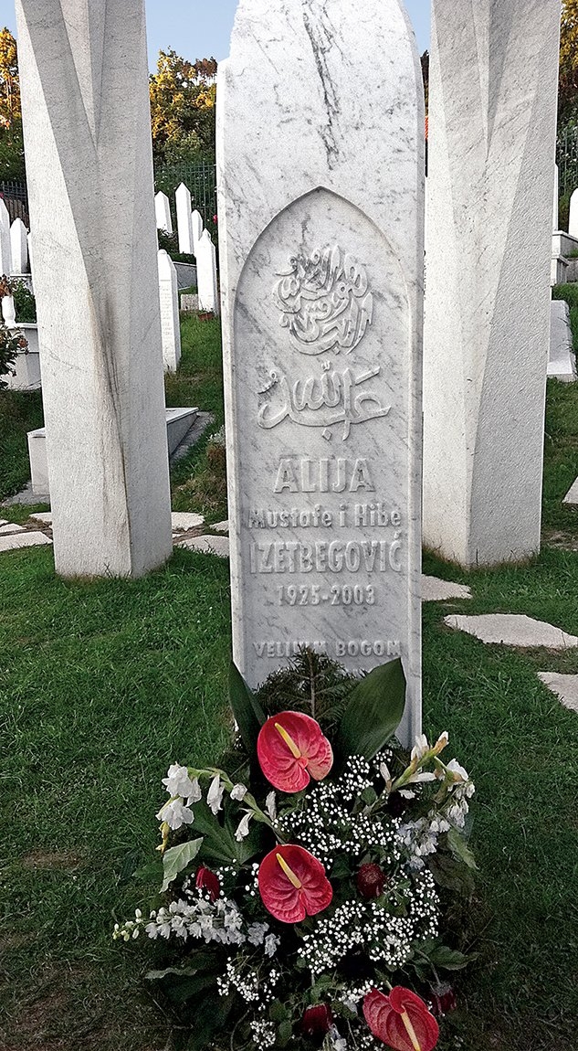 Aliya İzzetbegoviç’in mezarı