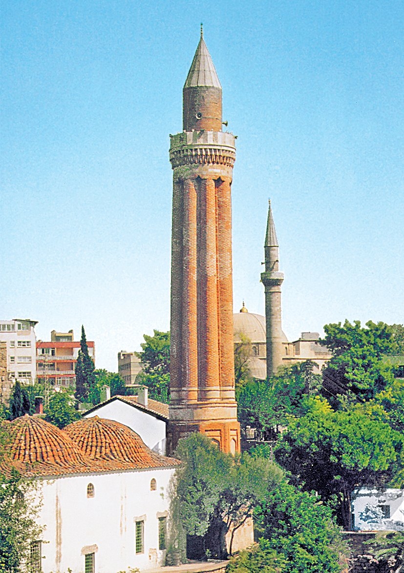 Antalya’da Yivli Minare Camii (Alâeddin Camii)