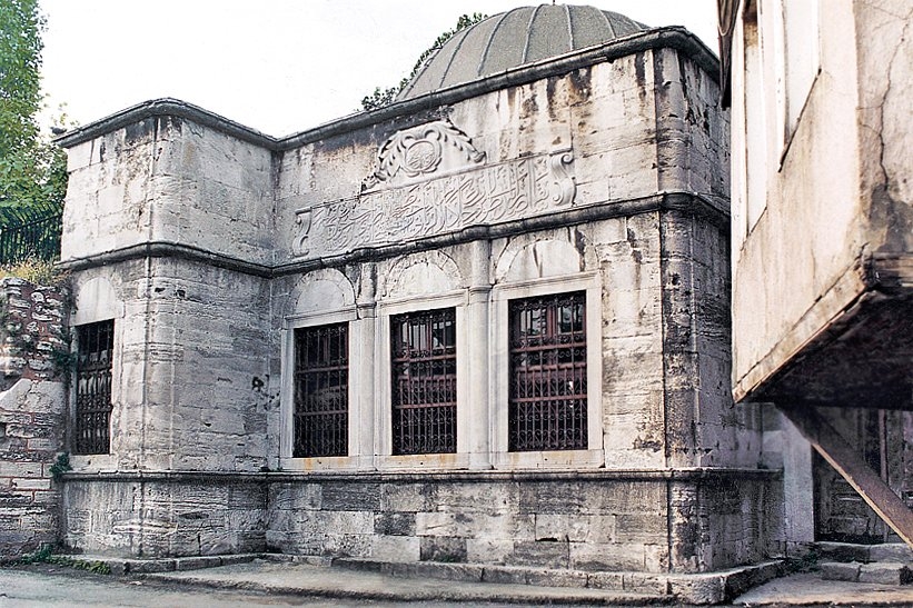 Râkım Efendi Türbesi