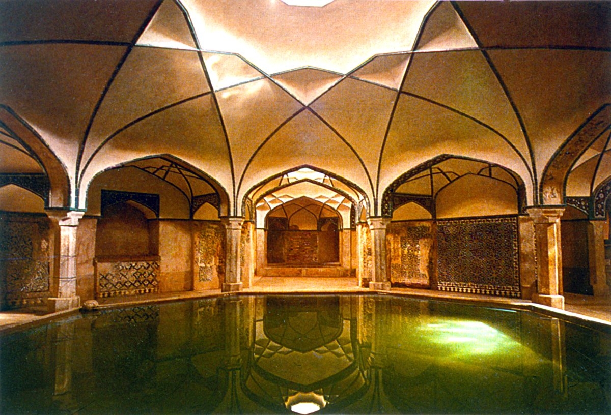 Kirman’daki İbrâhim Han Hamamı’nın sıcaklık bölümünden bir görünüş – İran