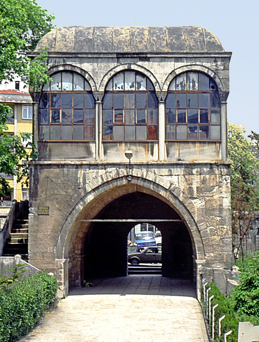 Hekimoğlu Ali Paşa Kütüphanesi