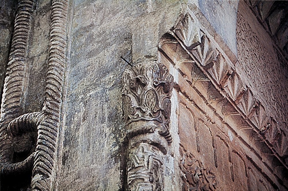 Mengli Giray Türbesi’nden bir taş süsleme detayı