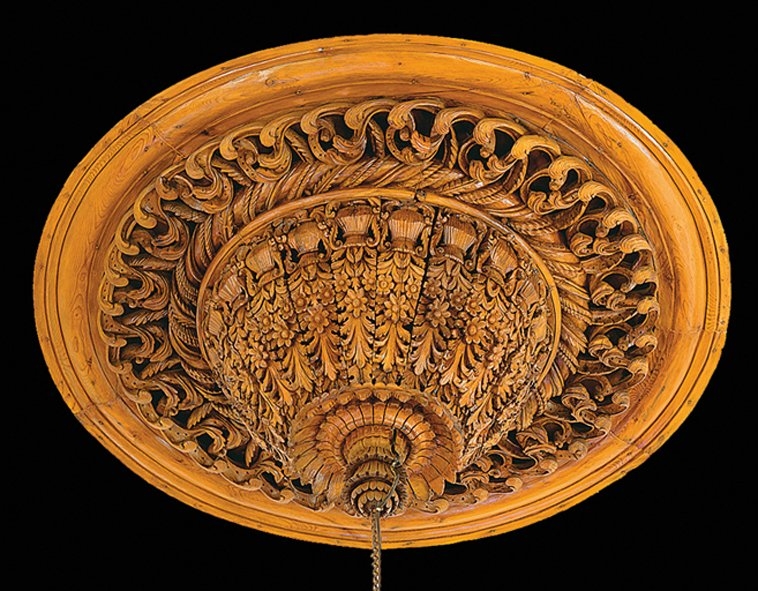 Tokat Mevlevîhânesi semâhânesinin tavan göbeği süslemesi