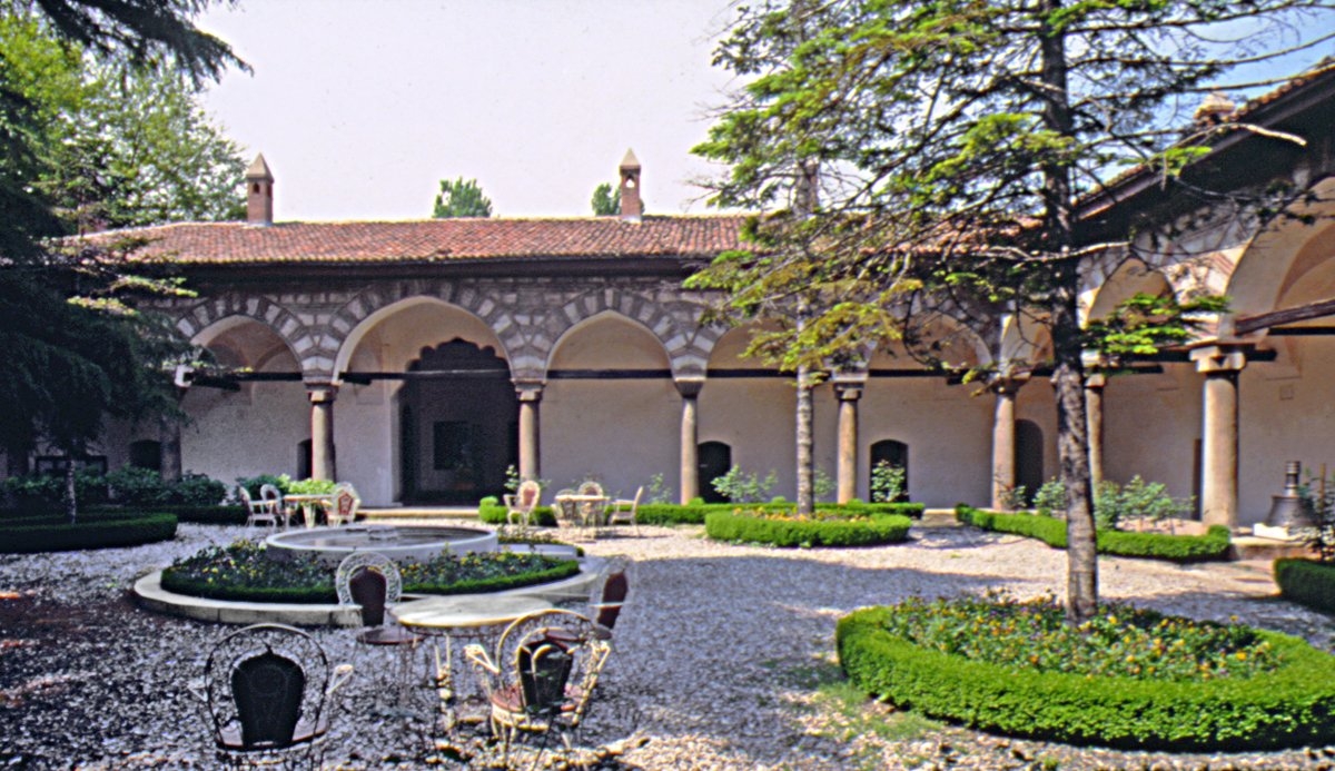 Bursa Türk ve İslâm Eserleri Müzesi’nde medrese avlusu