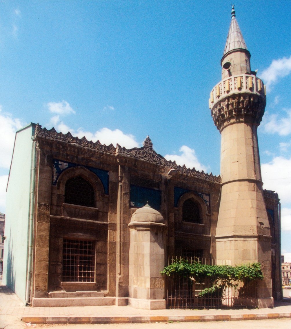 Tarlabaşı’nda Kamer Hatun Camii – Beyoğlu/İstanbul