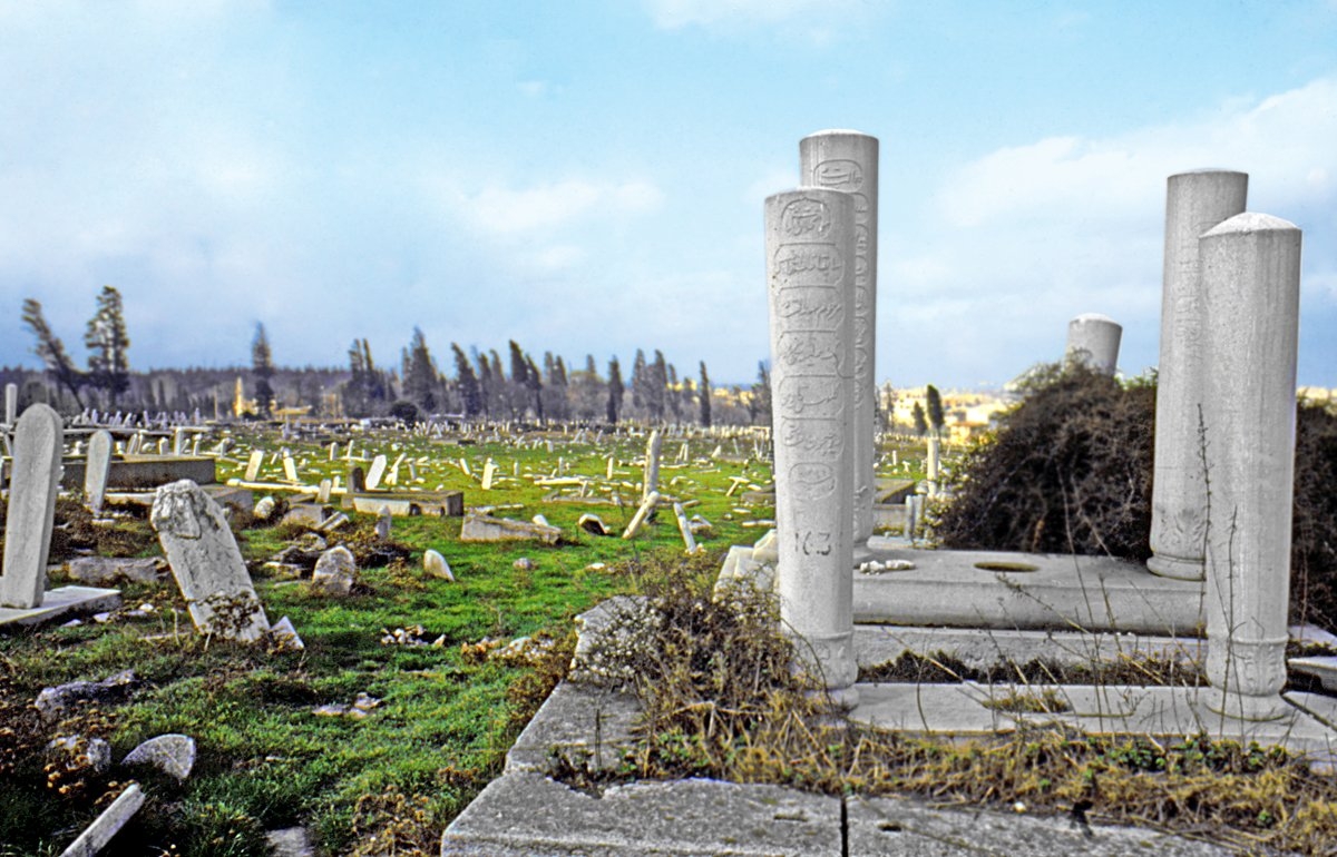 Edirnekapı Mezarlığı’ndan bir görünüş – Eyüpsultan/İstanbul