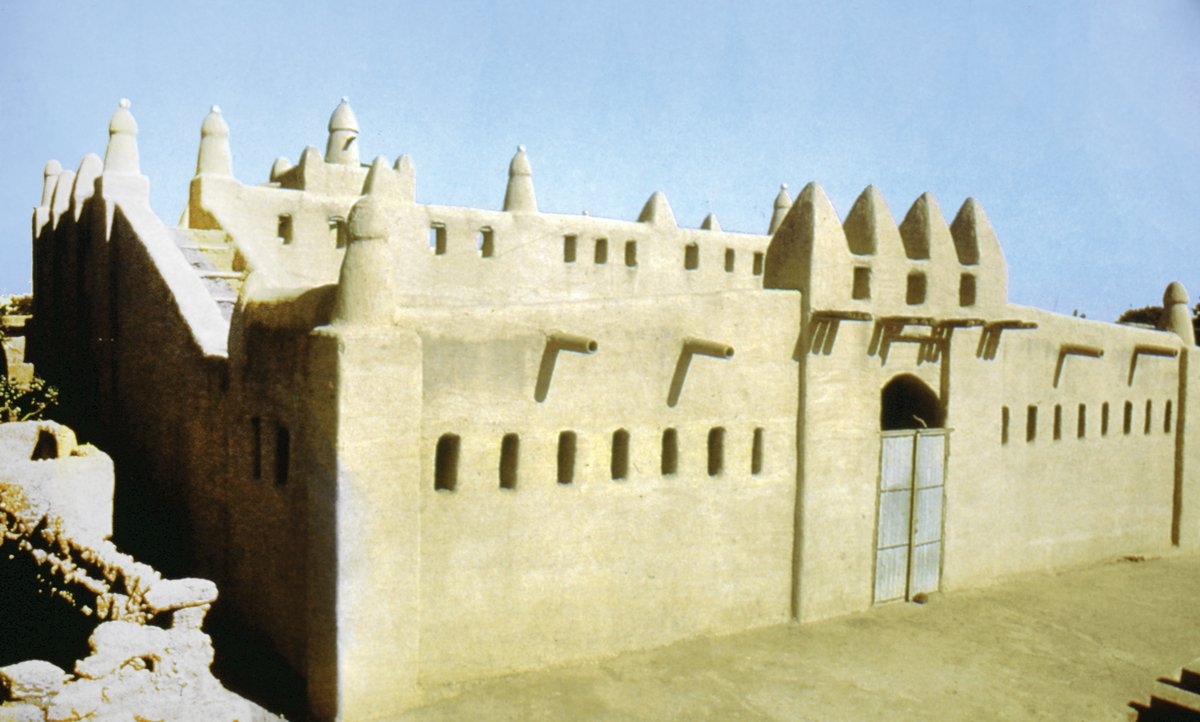 Afrika’da kerpiçten yapılmış Titama Camii – Mali