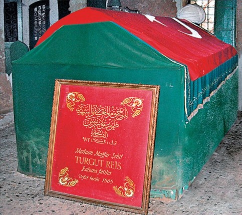 Turgut Reis’in sandukası