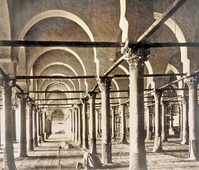 Kayrevan Ulucamii’nin içinden bir görünüş