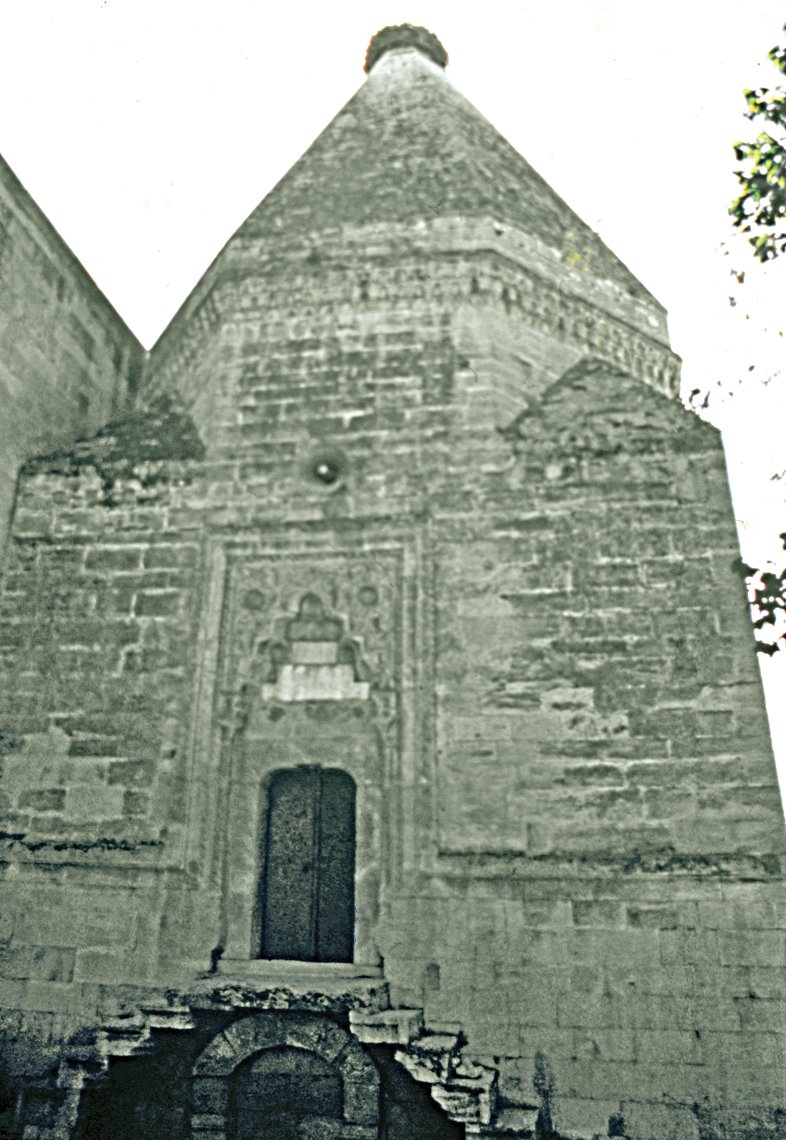 Karaman’da İbrâhim Bey Kümbeti