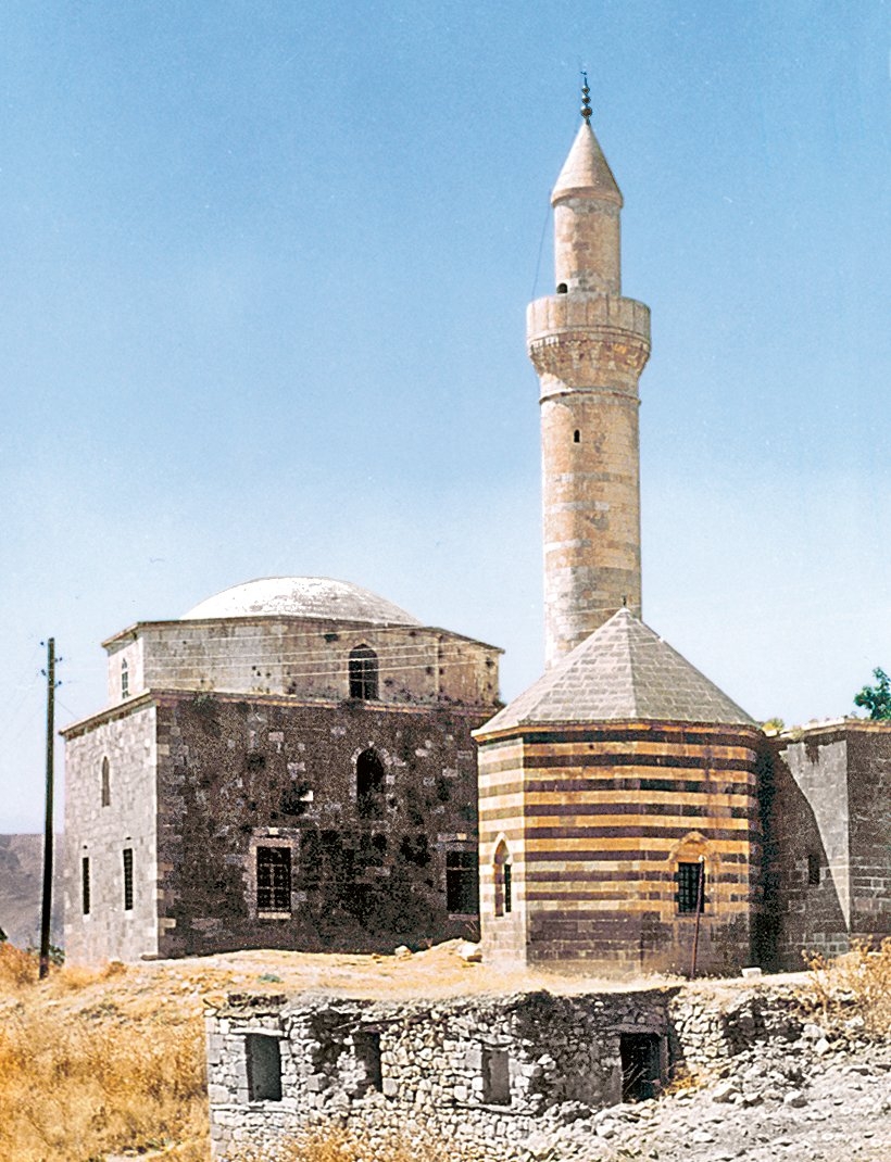 Pertek’te Sağman Camii ve Türbesi – Tunceli