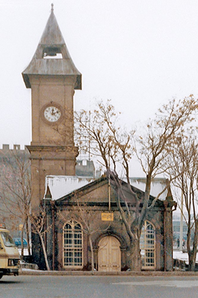 Muvakkithâneli saat kulelerinden 1906 yılında Kayseri Mutasarrıfı Haydar Bey zamanında yaptırılan Kayseri Saat Kulesi