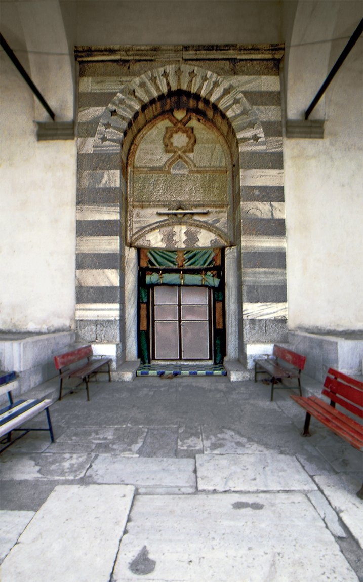 Karaca Bey Camii’nin cümle kapısı