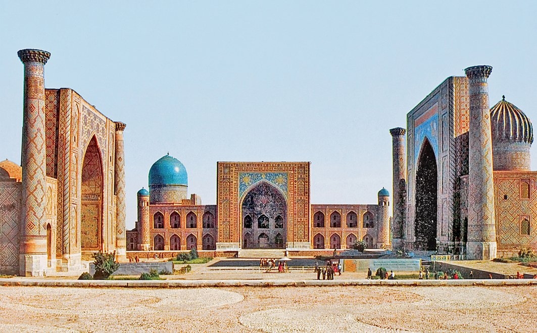 Semerkant’ta üç önemli medresenin bir arada bulunduğu Registan adı verilen meydan