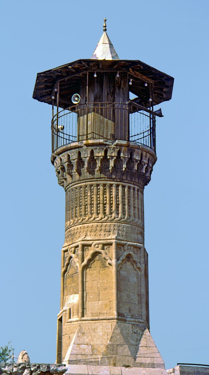 Memlüklü eseri olan Meydânî Camii’nin minaresi