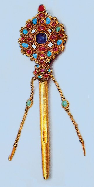 Değerli taşlarla süslenmiş sorguç yuvası(TSM, nr. 2/2912)