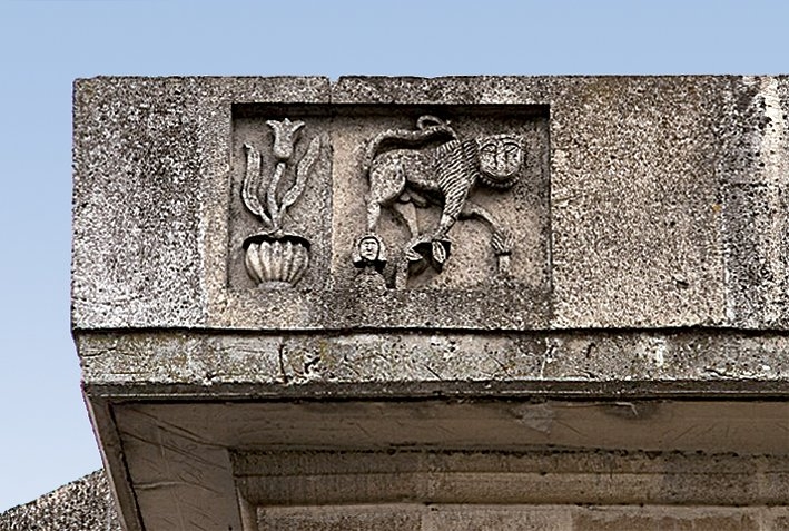 Uzunköprü’nün kitâbe köşkü çerçevesindeki figürlü taş süsleme
