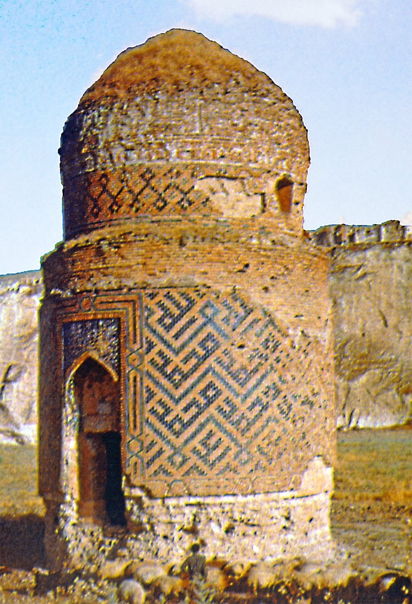 Akkoyunlular dönemi mimari eserlerinden Zeynelbey Türbesi (1988) – Hasankeyf/Mardin