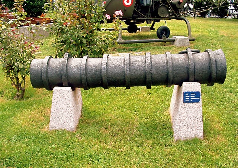 Memlük dönemine ait bir demir top (İstanbul Askerî Müzesi)