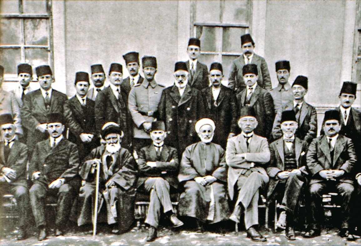 Mustafa Kemal Sivas Kongresi delegeleriyle