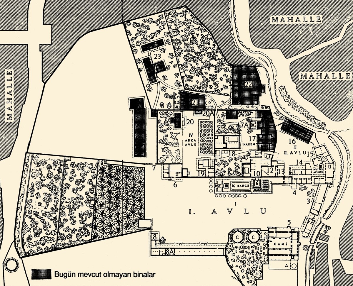 Han Sarayı’nın yerleşim planı: 1- Taş köprü.2- Ana kapı. 3- Bendegân binaları ve misafirhane.4- Büyük iç kapı I. avlu. 5- Büyük cami.6- Arka avlu kapısı, kiler ve kapıcı dairesi.7- Eski saray tarikine açılan kapı.8- Ahır, koğuş ve ağa dairesi. 8A- Kütüphane.9- Altın Oda’nın zemin sofası, önünde iç bahçe.10- Çeşmeli avlu. 11- Kubbeli cami. 12- Divanhâne.13- Revaklı sofa II. elçiler avlusu.14- Katerina için değiştirilen daireler.15- Çeşmeli revak ve mutfak. 16- Maiyet koğuşve odaları III. çeşmeli mutfak avlusu.17- Harem daireleri. 17A- Yazlık Köşk.18- Büyük harem köşkü. 19- Cihannümâ kasrıIV. arka avlu. 20- Revaklı köşk. 20A- Çeşme.21- Eski saraydan kalma bir daire V. fırın avlusu.22- Fırıncılar koğuşu. 23- Eski saray köşküve eklemeleri (Eldem, s. 126-127)