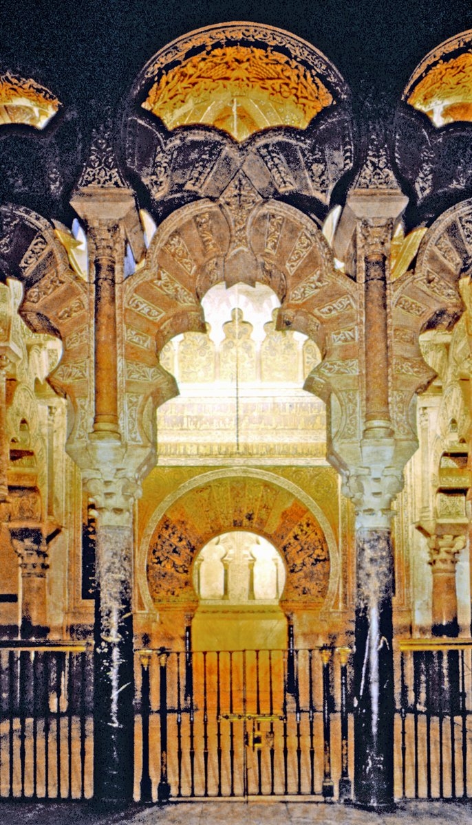 Kurtuba Ulucamii’nin sütunlu maksûresi