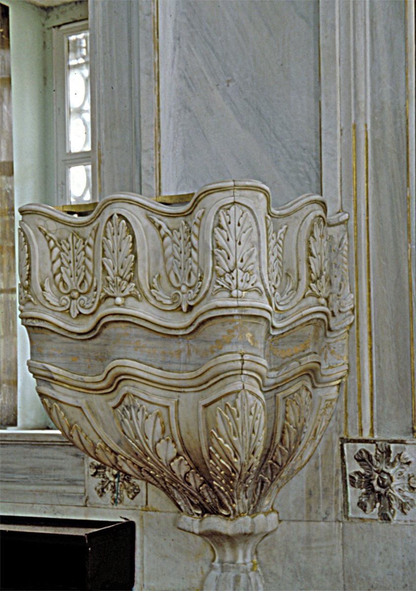 İstanbul Tophane’deki Nusretiye Camii’nin mermer vaaz kürsüsü