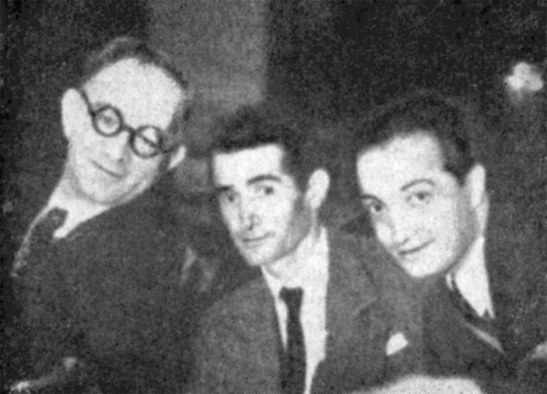 Muzaffer Sarısözen Ahmet Kutsi Tecer (solda) ve Ferruh Arsunal’la birlikte