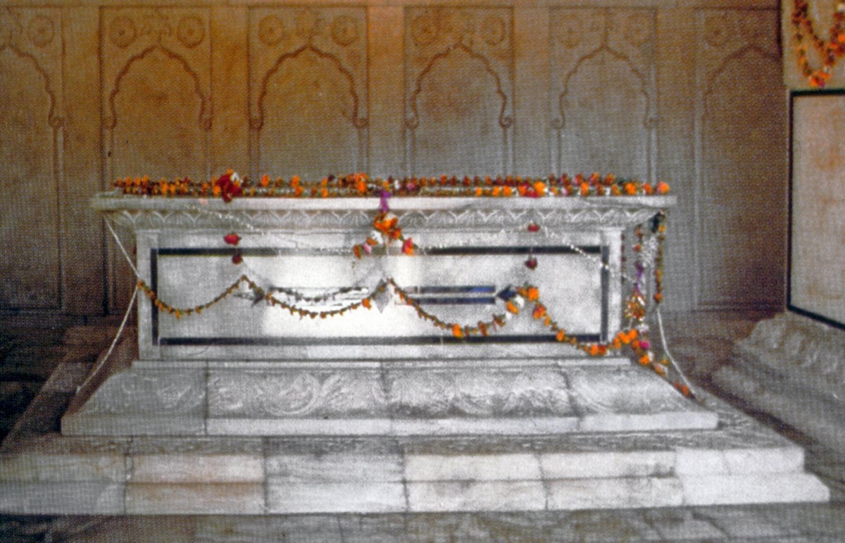 Muhammed İkbal’in mermer sandukası – Keşmir/Pakistan