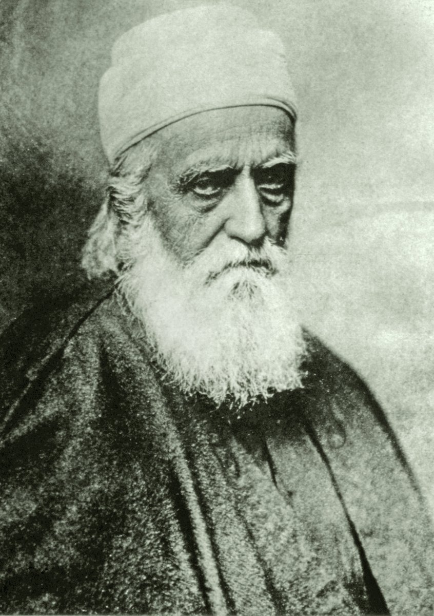 Abdülbahâ Abbas Efendi’nin son zamanlarına ait bir fotoğrafı (A. Taherzadeh, The Revelation of Bahāʾu’llāh, s. 14)
