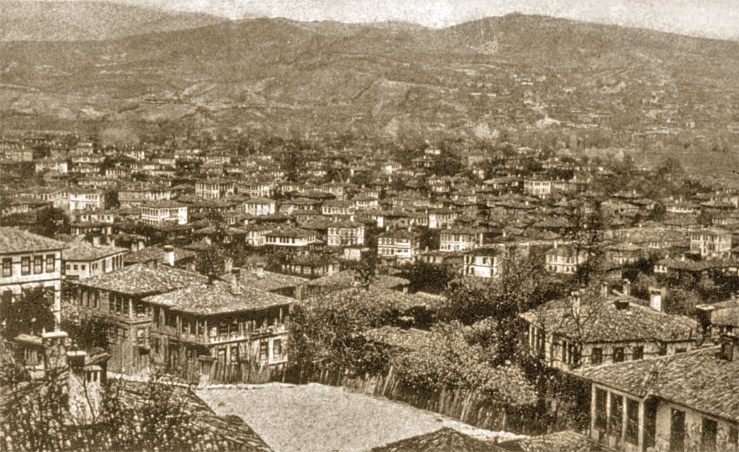 XX. yüzyıl başlarında Bartın’ın Orduyeri, Mekteb (günümüzde Okulak) ve Hamidiye (günümüzde Tuna) mahallelerinden bir görünüş