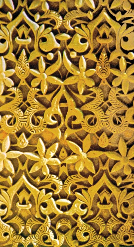 Elhamra Sarayı’ndanbitkisel desenli alçı süsleme detayı