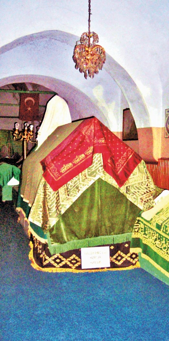 Şemseddin Sivâsî’nin türbesi içindeki sandukası