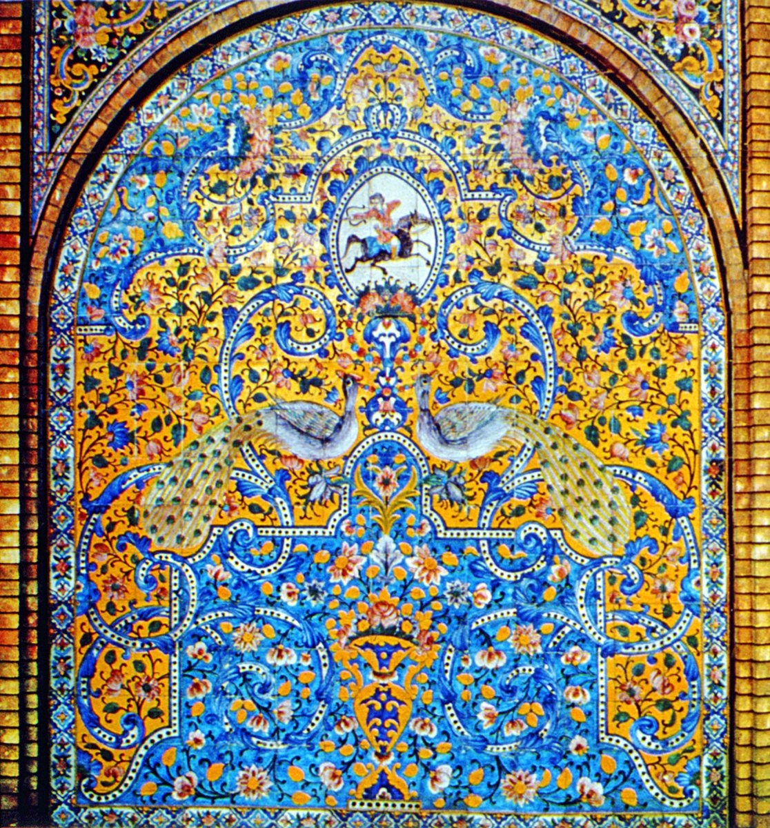 Gülistan Sarayı’nın içindekiduvar süslemelerinden bir detay