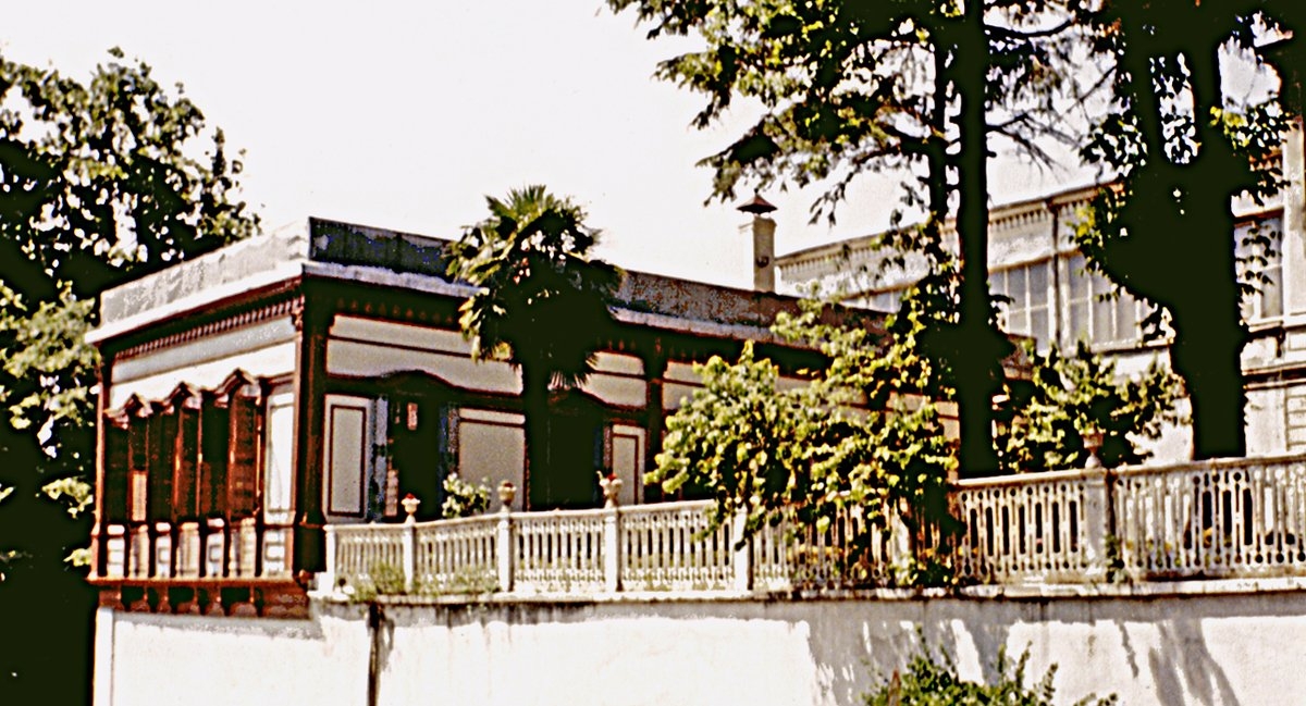 İslâm Tarih, Sanat ve Kültür Araştırma Merkezi idare binalarından Seyir Köşkü – Beşiktaş/İstanbul