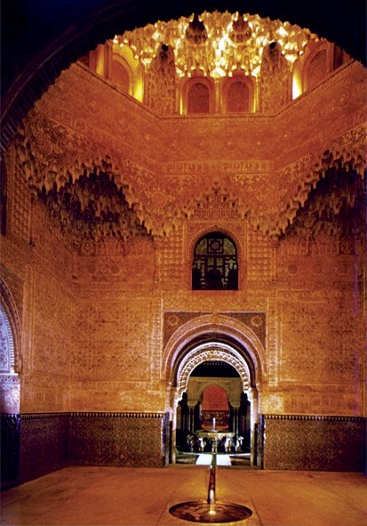 İbnü’s-Serrâc Divanhânesi’nin içinden bir görünüş