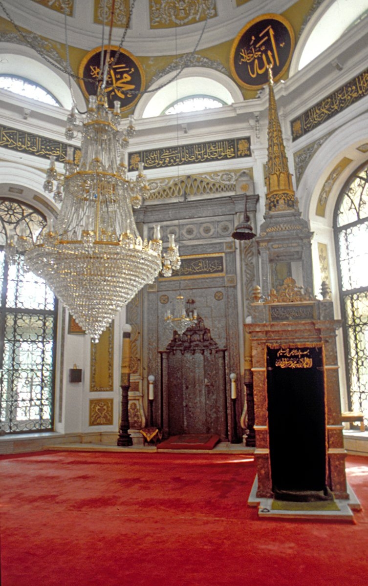 Hırka-i Şerif Camii’nin içinden görünüş