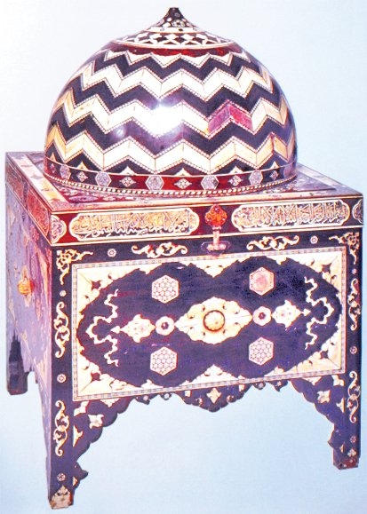 XVI. yüzyıla ait Kur’an çekmecesi(TİEM, Ahşap Eserler, Envanter nr. 5)