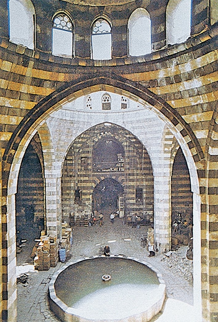 XVIII. yüzyılın ortalarında inşa edilen Esad Paşa Hanı’nın içinden bir görünüş